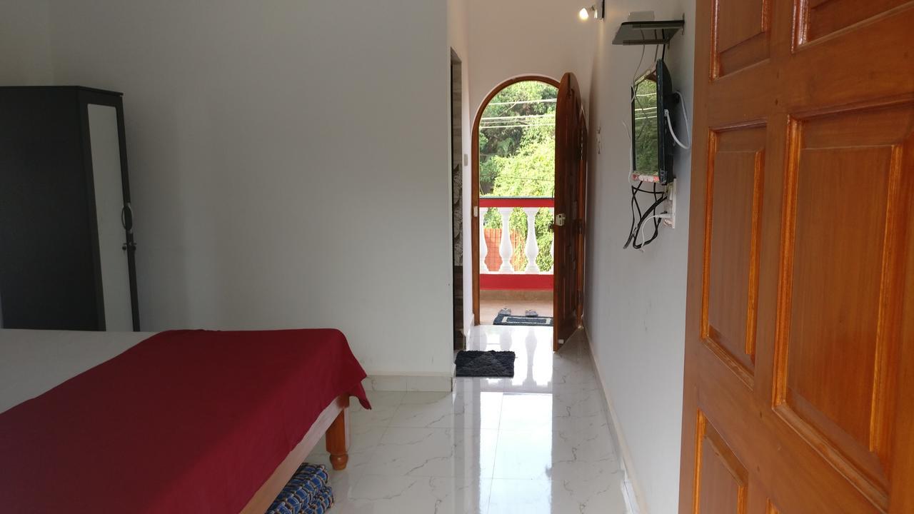 Hotel Mary Joey Baga Kültér fotó